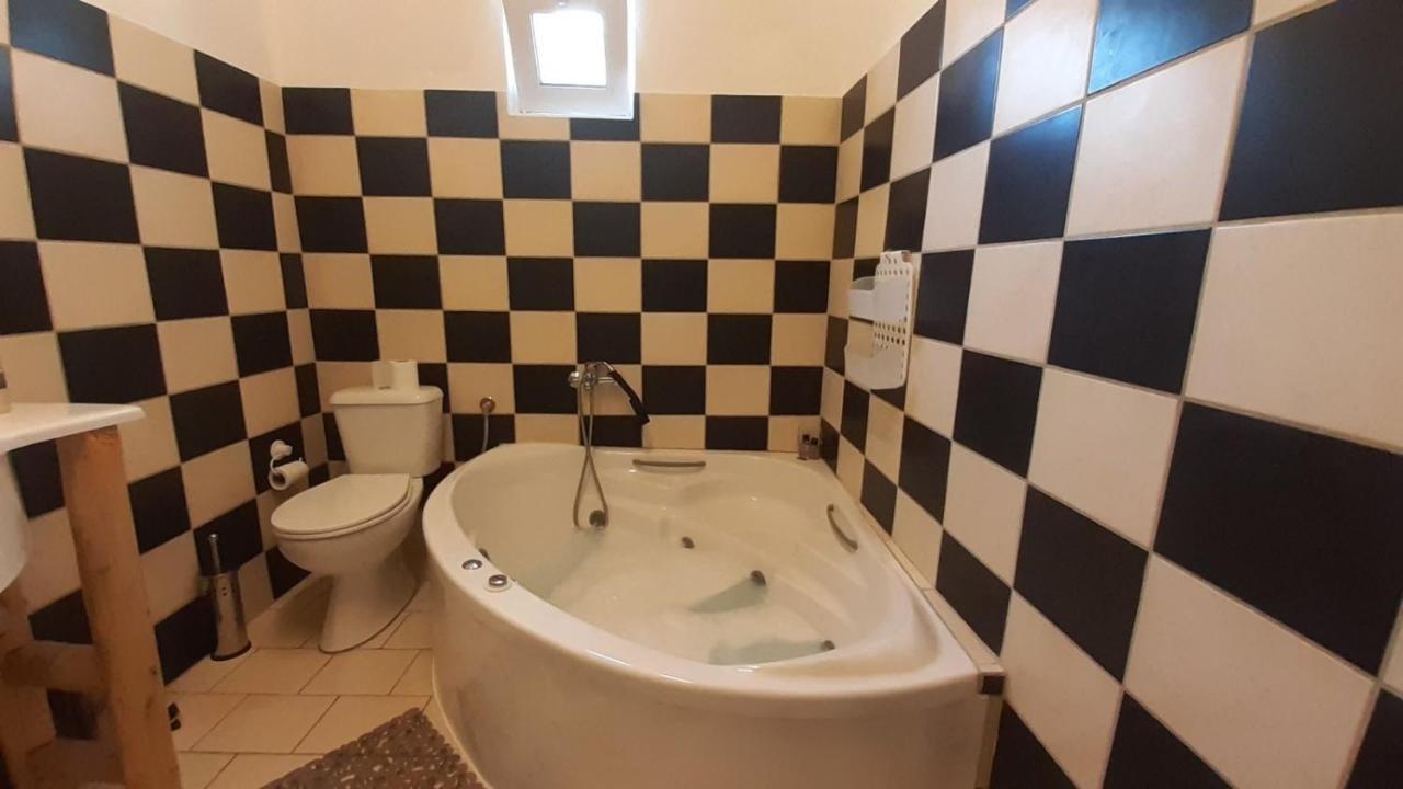 White Manolia Cottage Kato Korakiana Zewnętrze zdjęcie